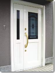 サン・ウインドトーヨー住器：玄関ドア吊 リフォルテＲＧ－１９型（ホワイト）の導入事例…Ｋ市 Ｎ区 Ｕ様邸