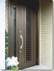 サン・ウインドトーヨー住器：玄関ドア リフォルテＲＧ―６１型（ブロンズ艶消し）の導入事例…Ｎ市 Ｏ様邸
