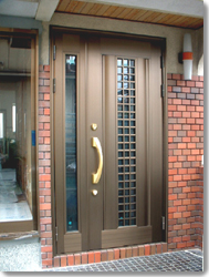サン・ウインドトーヨー住器：玄関ドア リフォルテ１７型の導入事例…枚方市 Ｍ様邸