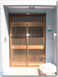 サン・ウインドトーヨー住器：玄関ドアリペラル１１型の導入事例…大阪市港区 Ｗ様邸 